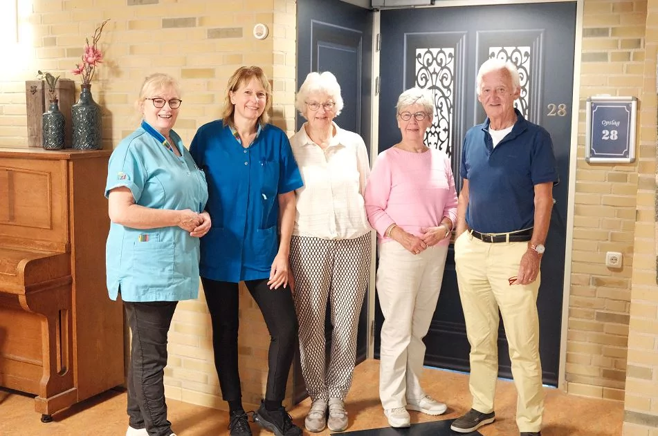 Een afbeelding van Een warm welkom achter elke deur in Bloemkamp door deurstickers